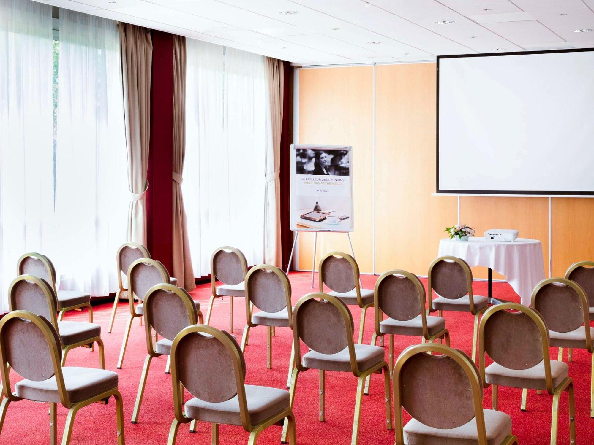 Mercure Pont De Loire Nevers