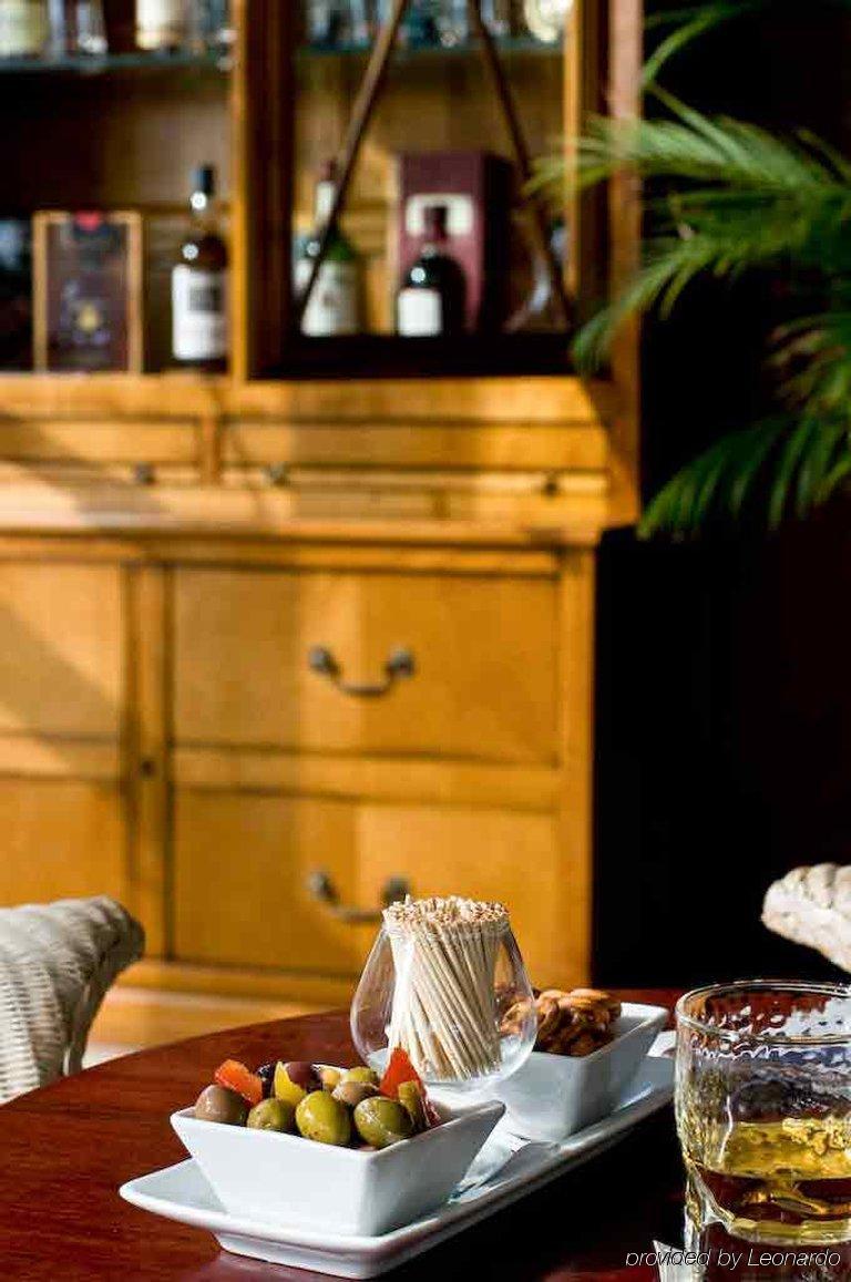 Hotel Mercure Pont De Loire 4*