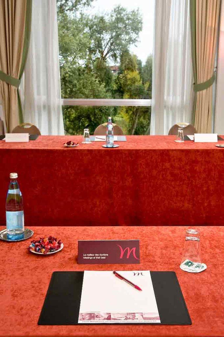 Mercure Pont De Loire Nevers